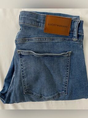 Lucky Brand Ava Crop Jeans
 Size 12/31 
Raw hem